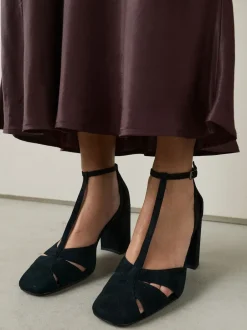 Next Noir - Forever Comfort® Chaussures à talons en cuir à découpes et bout fermé