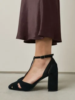 Next Noir - Forever Comfort® Chaussures à talons en cuir à découpes et bout fermé