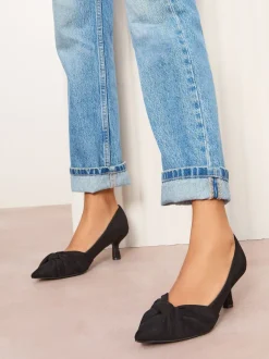 Friends Like These Noir - Courts en faux daim à talon chaton torsadé