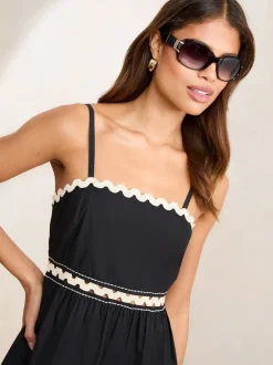 Lipsy Noir - Lunettes de soleil enveloppantes Outlet