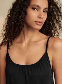 Next Noir - Robe mi-longue à bretelles avec encolure froncée en forme de trapèze Online