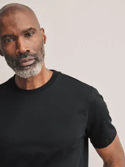 Next Noir - Slim Fit (Slim Fit) - T-shirt à col ras du cou en coton Signature SUPIMA® Best