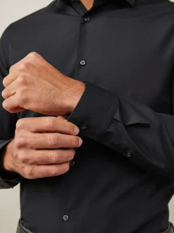 Next Noir - Slim Fit (Slim Fit) - Chemises intelligentes faciles d’entretien à poignets simples Outlet