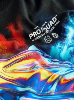 Next - T-shirt imprimé régulier à manches courtes (3-16ans) Noir motif football Outlet