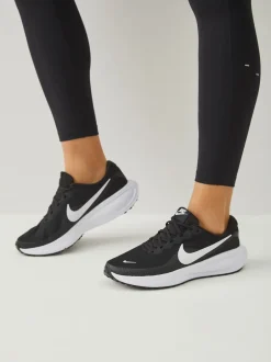 Nike - Revolution 8 Roads Chaussures de course Noir/Blanc Outlet