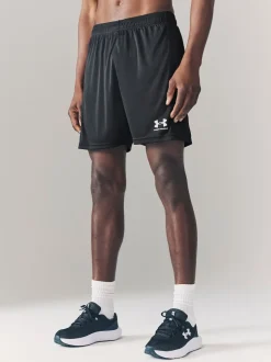 Under Armour Noir/Blanc - Short Challenger en maille Online