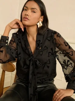 Love & Roses - Chemisier manches longues à nœud lavallière Nœud en velours noir Outlet