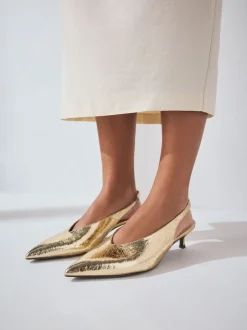 Next Or - Chaussures à talons chaton à bride arrière et bout pointu Clearance