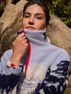 Next - Polaire douce en polaire en peau de mouton à col zippé Paysage d’hiver bleu à imprimé graphique New