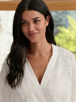 B by Ted Baker Peignoir ivoire à plumes Best