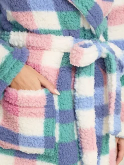 M&Co Peignoir châle en borg à carreaux multicolores Sale