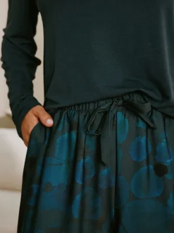 B by Ted Baker Pyjamas en jersey de satin fleuri bleu canard Outlet