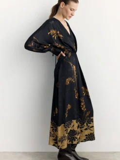 BHOEM Robe Mi-longue Satin Fleuri Imprimé Noir Kimono