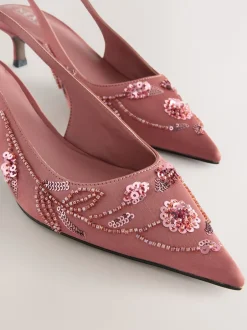 Next Rose - Forever Comfort Chaussures à talons chatons à bride arrière avec perles en satin Hot