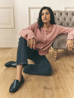 Laura Ashley Rose poudré - Cardigan boutonné pointelle et festoncles avec une touche de laine Outlet