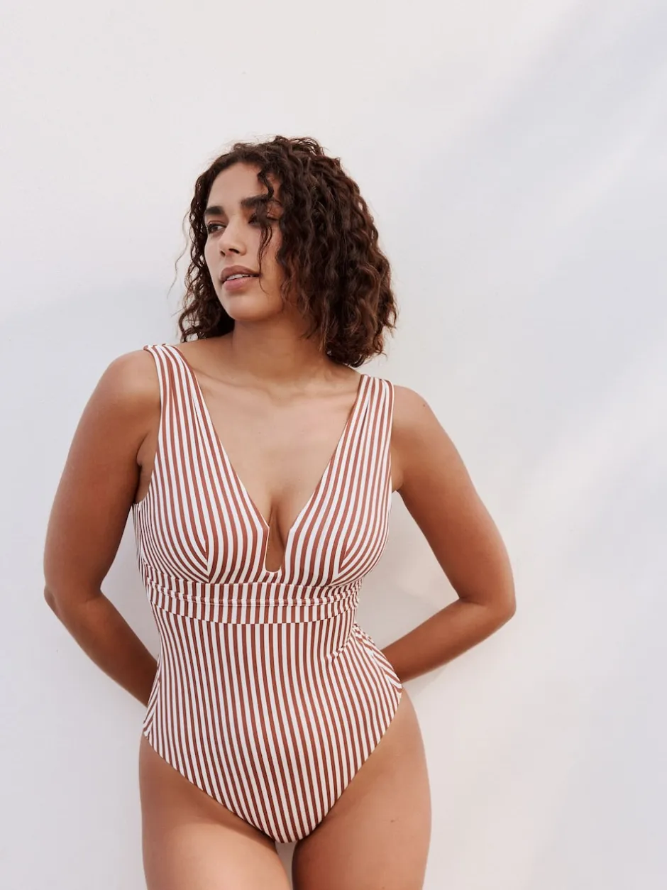 Next - Maillot de bain plongeant et galbant avec contrôle du ventre Rose/blanc rayé Online