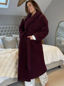 Threadbare Rouge - Peignoir douillet en imitation peau de mouton