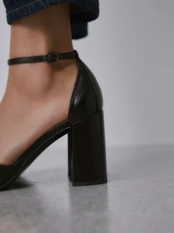 Next Rouge baie - Chaussures à talons carrés en cuir Forever Comfort® avec sangle à la cheville Outlet