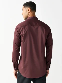 Next - Ajustement régulier - Chemise élégante texturée facile d’entretien à poignets simples Rouge bordeaux Hot
