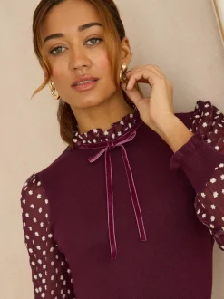 Love & Roses Rouge bordeaux - Robe courte en maille à manches et col volantés Outlet