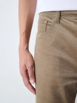 Next sable - Pantalons Motionflex extensibles en velours côtelé Online