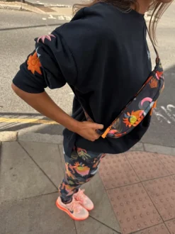 Never Fully Dressed Sac à bandoulière Sling Body Bum