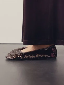 Next Sequins marron chocolat - Chaussures plates à sequins Forever Comfort® à bout rond Best