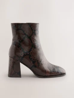Next Serpent Marron chocolat - Bottes à talon carré à bout carré Forever Comfort® Discount
