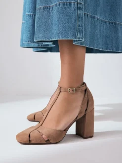 Next Suede de chameau - Chaussures en cuir à bout rond et talon carré