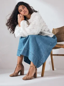 Next Suede de chameau - Chaussures en cuir à bout rond et talon carré