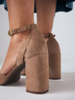 Next Suede de chameau - Chaussures en cuir à bout rond et talon carré