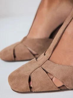 Next Suede de chameau - Chaussures en cuir à bout rond et talon carré
