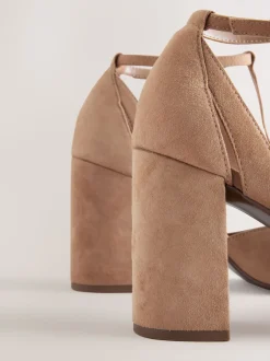 Next Suede de chameau - Chaussures en cuir à bout rond et talon carré