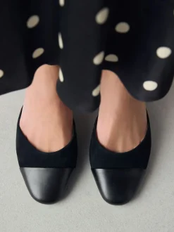 Next Suede noire - Chaussures à talons carrés avec embout Hot