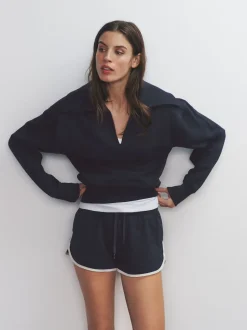 The Set lot de 2 hauts de survêtement à manches longues avec col trophée Clearance