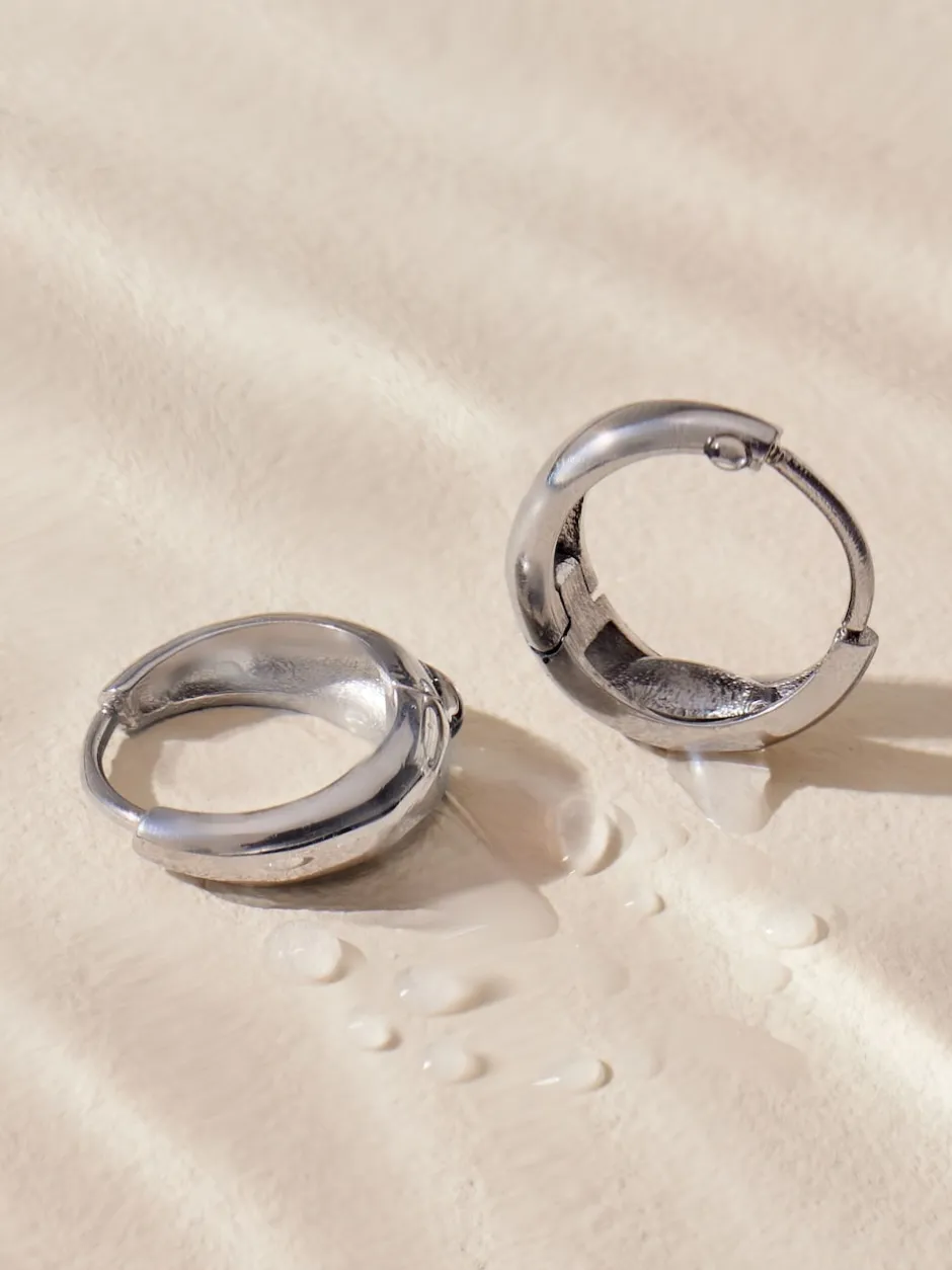 Next Tonalité argentée - Boucles d'oreilles Huggie en acier inoxydable Clearance