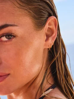 Next Tonalité d'or - Boucles d'oreilles Huggie Hoop en acier inoxydable 3 Lot Outlet