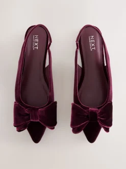 Next Velours rouge bordeaux - Chaussures plates Forever Comfort® à bout pointu et bride arrière à nœud Outlet