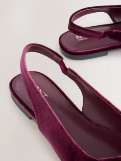 Next Velours rouge bordeaux - Chaussures plates Forever Comfort® à bout pointu et bride arrière à nœud Outlet