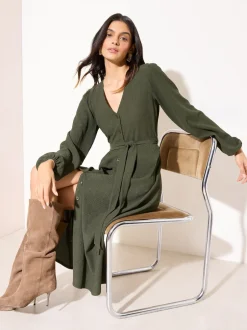 Friends Like These Vert kaki - Robe mi-longue texturée boutonnée à Manches longues Ceinturée Online