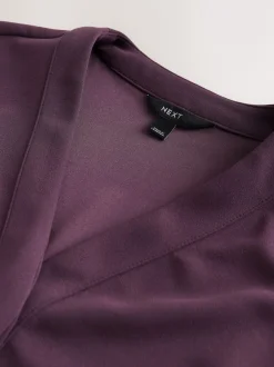 Next Violet prune - Haut à col en V à manches courtes ceinturé à la taille Online