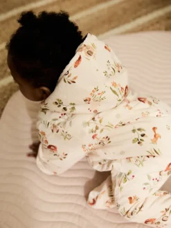 Next Woodland écru imprimé à capuche - Combinaison bébé en nylon (0mois à2ans) Outlet