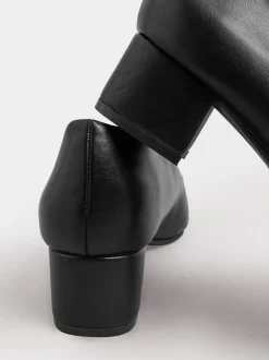 Yours Curve Chaussures de cour en similicuir à talon carré en taille EEE extra large Outlet