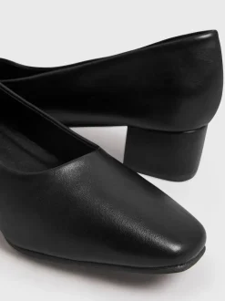 Yours Curve Chaussures de cour en similicuir à talon carré en taille EEE extra large Outlet